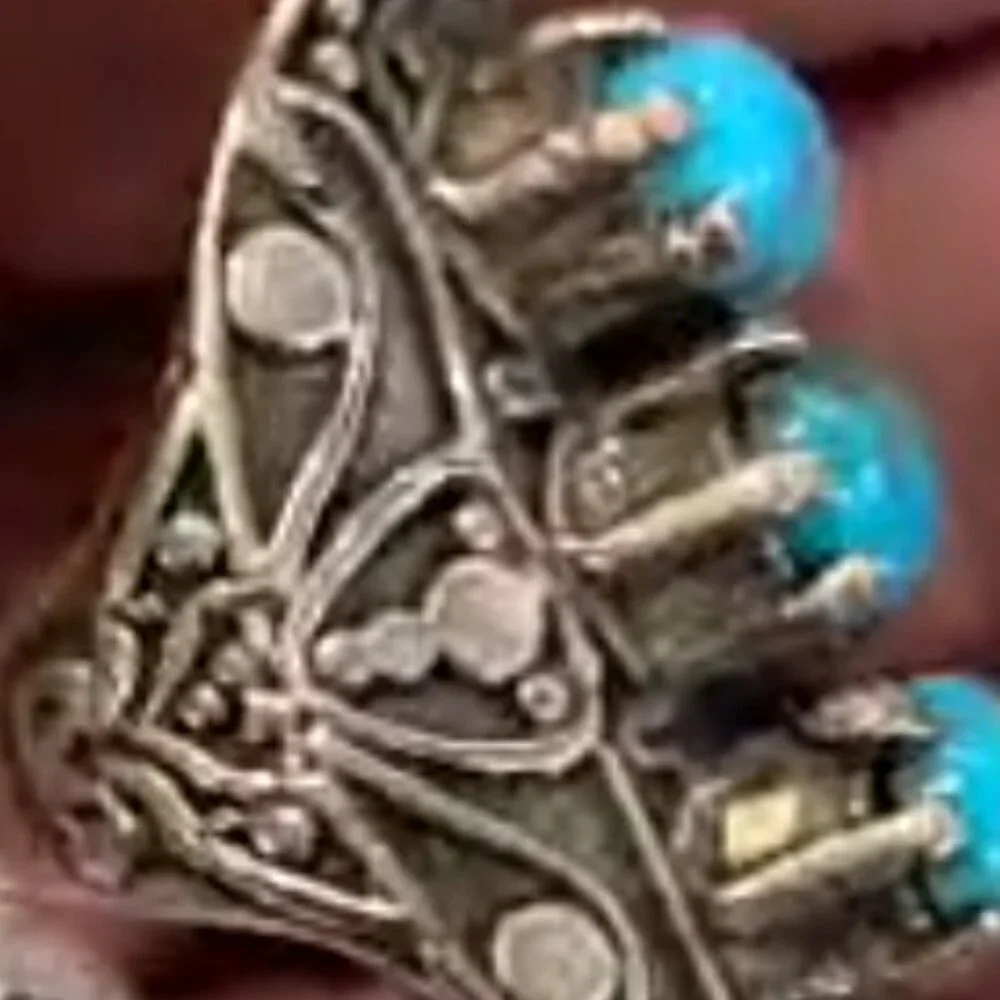 Vintage style Southwest turquoise ring with ornate 925 sterling silver band